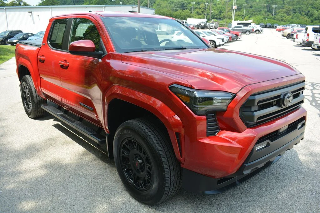 Used 2025 Red Toyota SR5 image 4