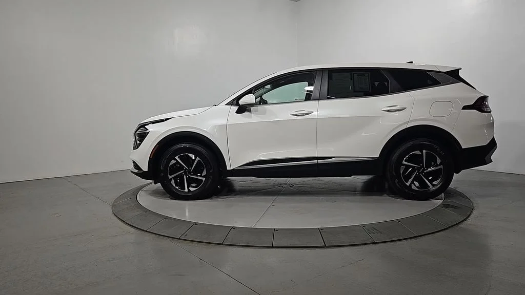 Used 2024 White Kia LX image 2