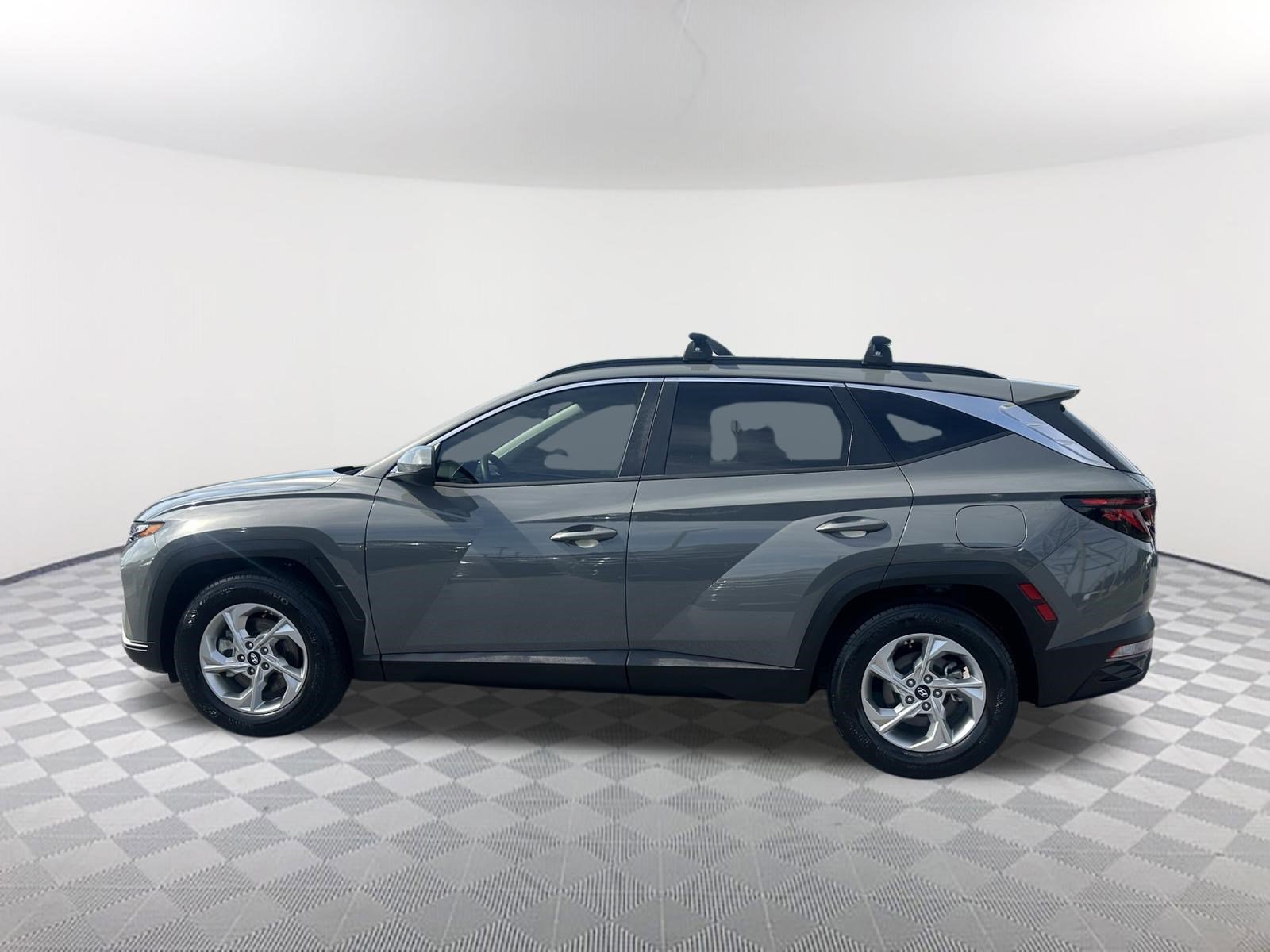 Used 2024 Hampton Gray Hyundai SEL image 8