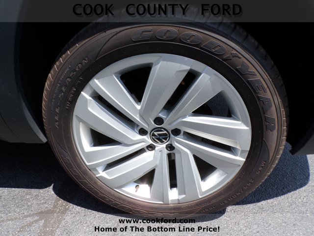 Used 2021 Pure Gray Volkswagen 2.0T SE w/Technology image 24