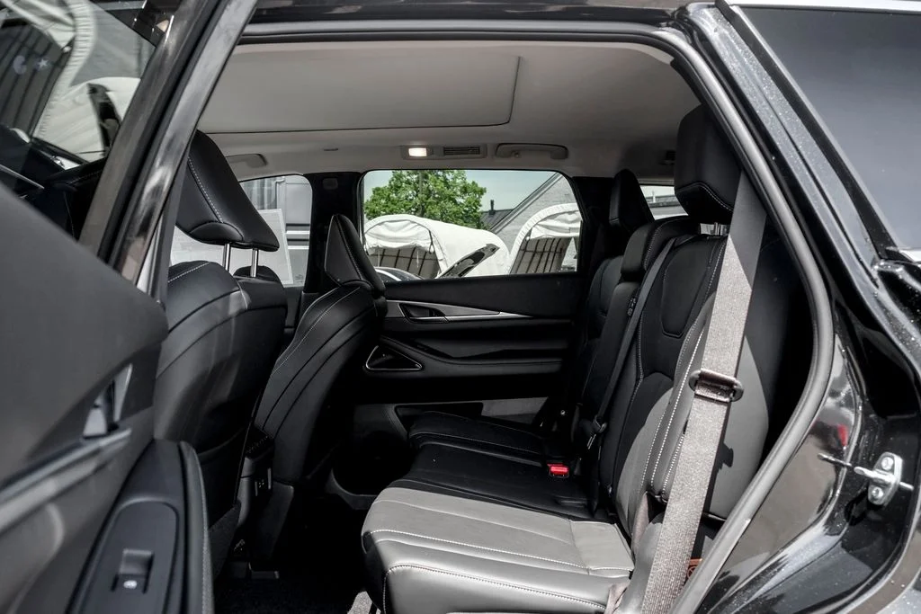 New 2027 MINERAL BLACK INFINITI Luxe AWD image 17