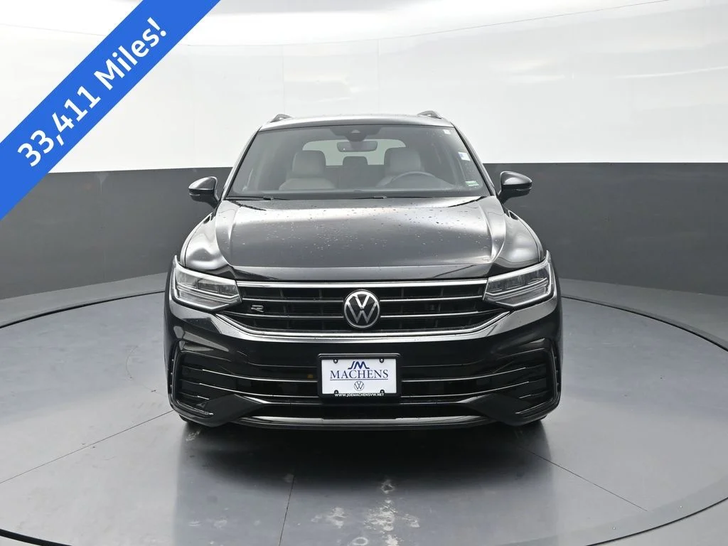 Used 2024 Black Volkswagen 2.0T SE R-Line Black image 2