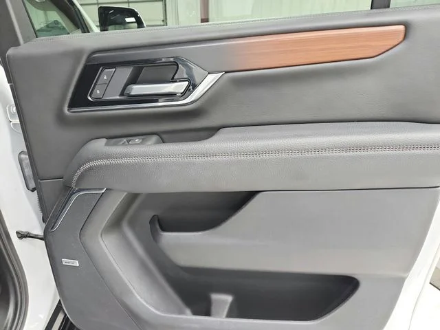 Used 2025 White GMC Denali image 51