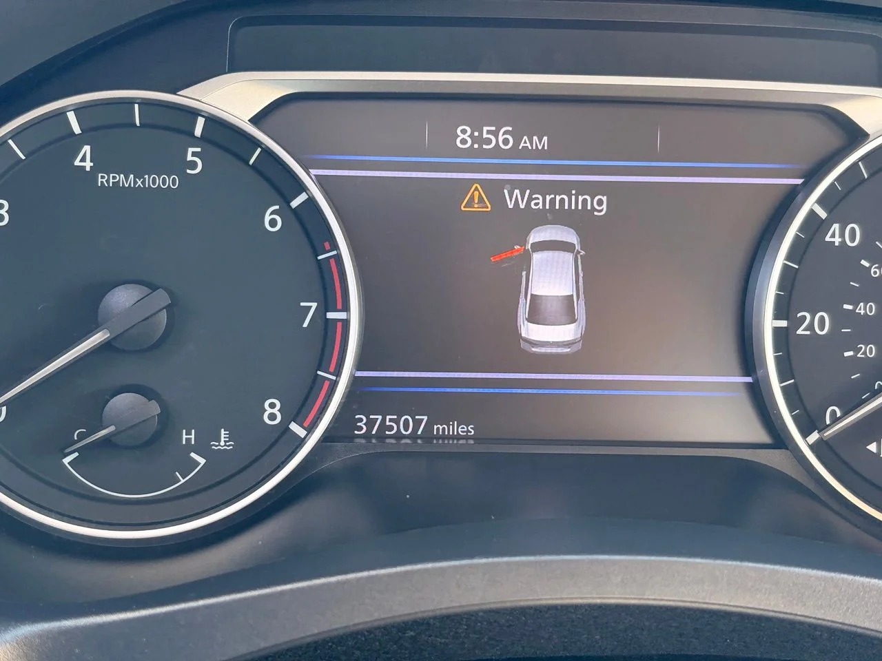 Used 2025 Glacier White Nissan 2.5 SV image 29