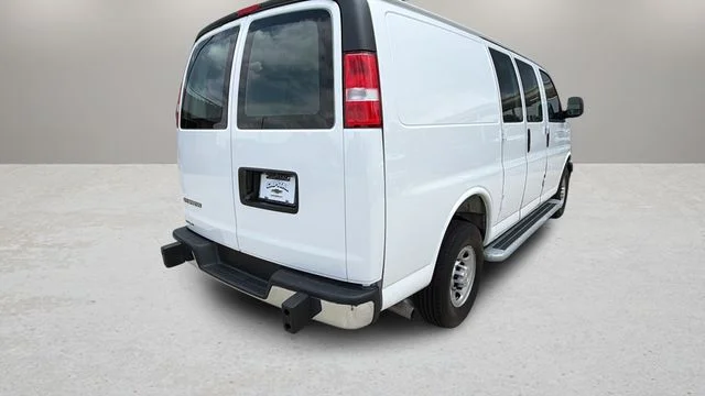 Used 2025 White Chevrolet Work Van image 36
