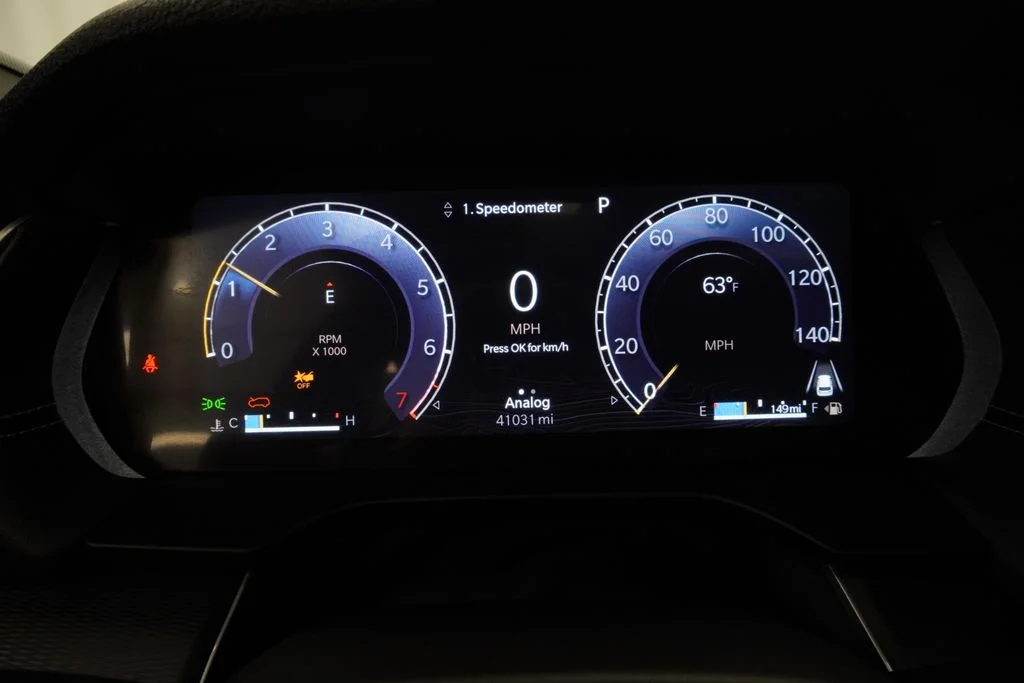 Used 2025 Red Jeep Altitude X image 28