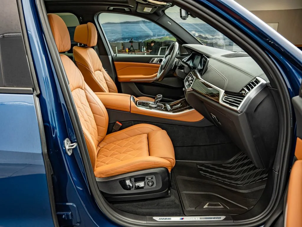 Used 2023 Phytonic Blue Metallic BMW M50i image 36