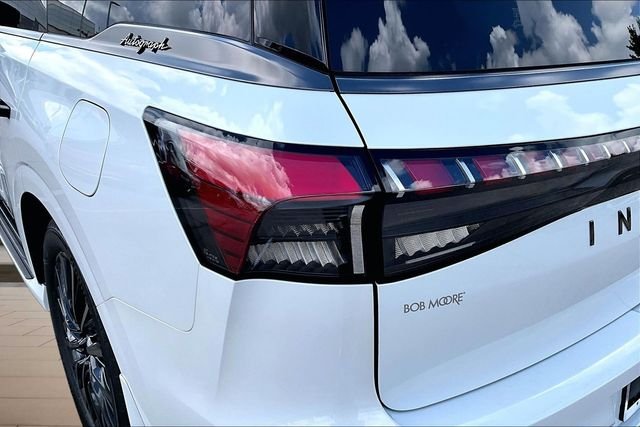 New 2027 2T RADIANT WHIT INFINITI AUTOGRAPH image 31