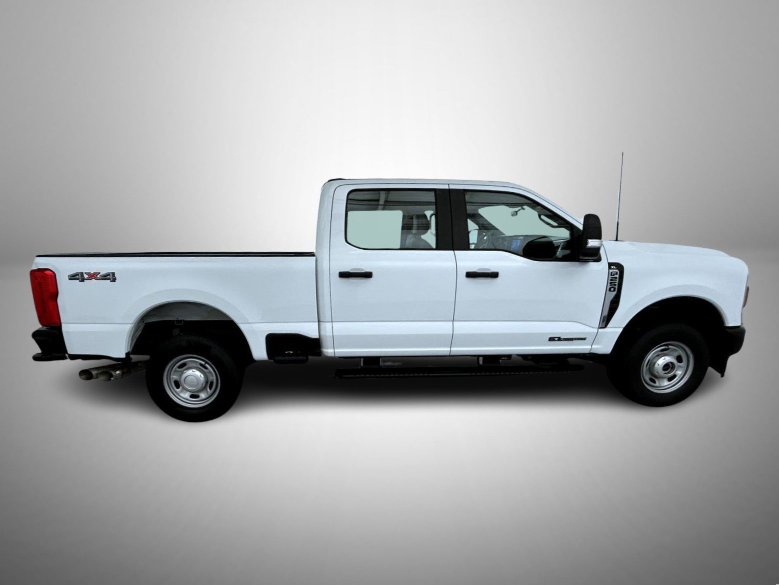 Used 2026 White Ford XL image 4