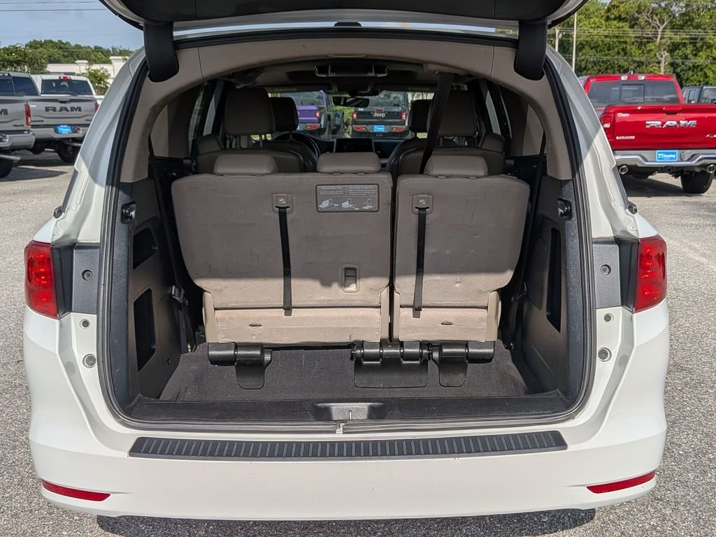 Used 2020 White Honda EX-L image 26
