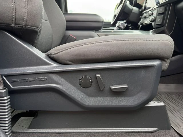 Used 2023 Agate Black Metallic Ford XLT image 23