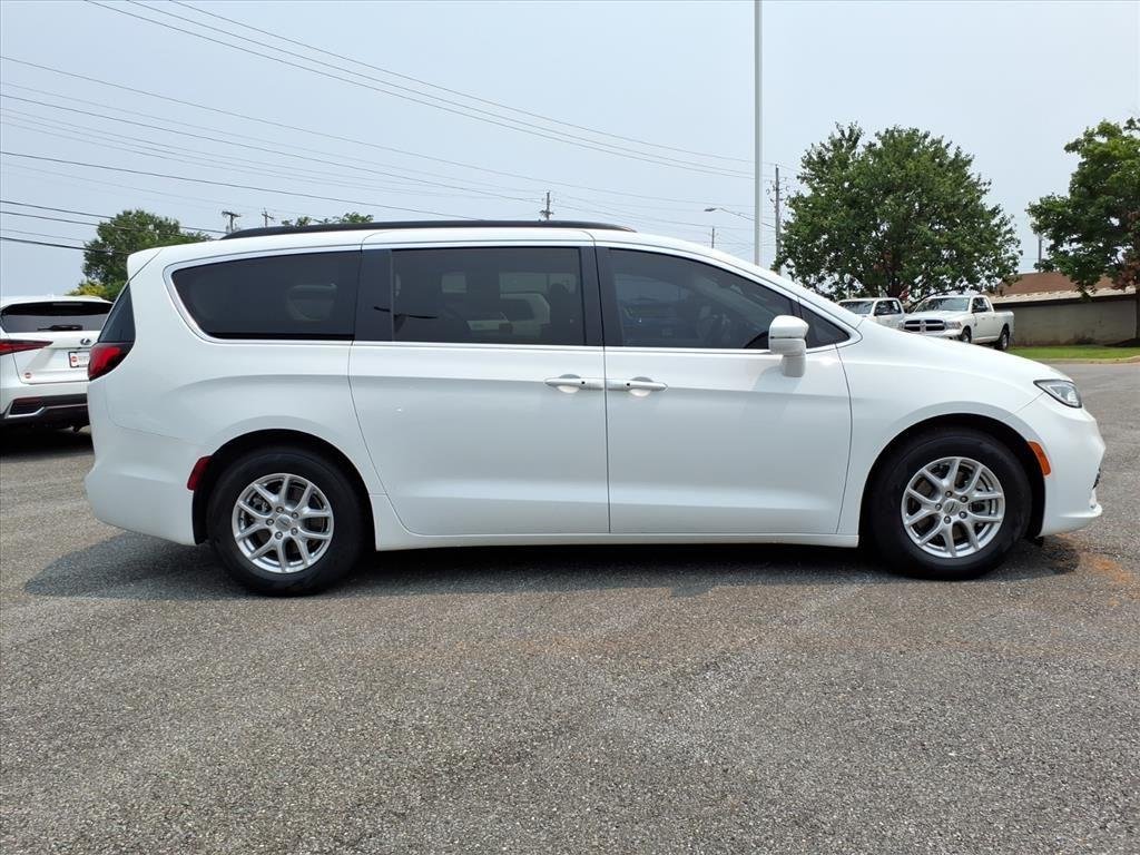 Used 2022 Bright White Clearcoat Chrysler Touring L image 3