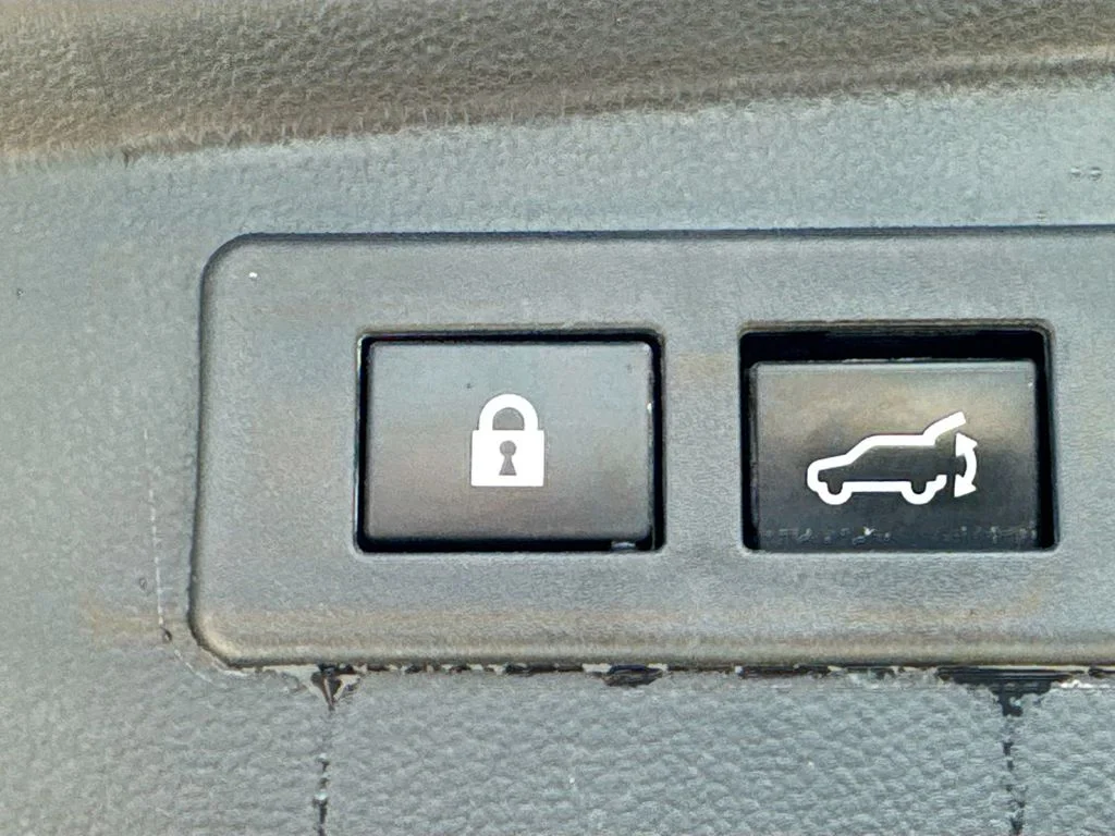 Used 2020 Silver Subaru Limited image 31