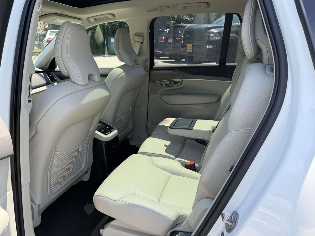 Used 2024 White Volvo T8 Plus Bright Theme 7 Passenger image 15