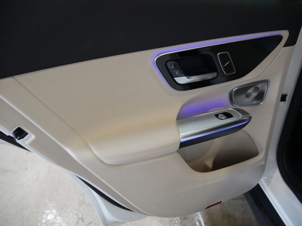 New 2026 Polar White Mercedes-Benz GLC 300 image 52
