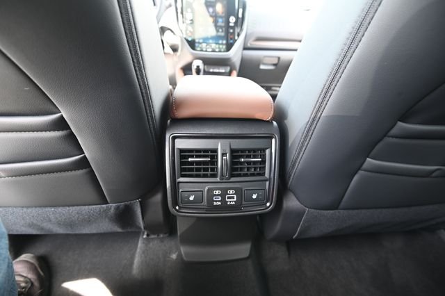 New 2026 CRYSTAL BLACK SILICA Subaru Touring Hybrid image 28