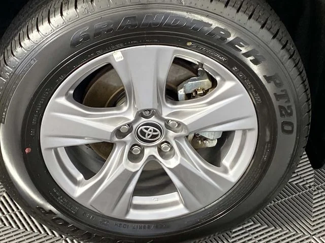 Used 2025 Black Toyota XLE image 31