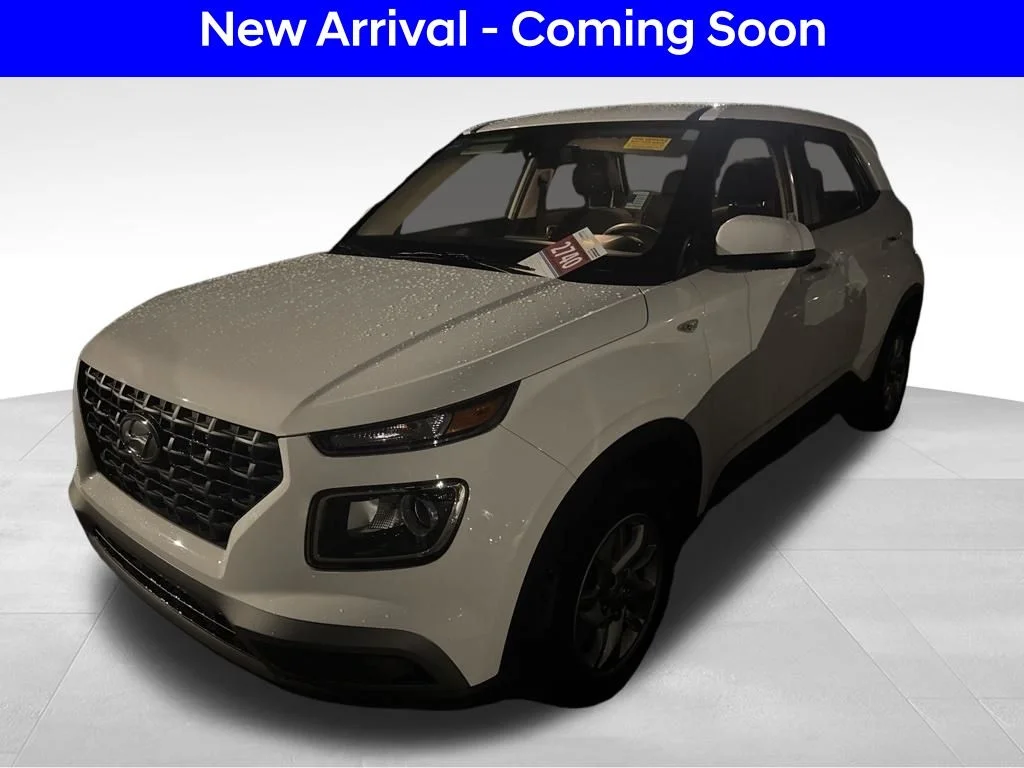 Used 2024 White Hyundai SE image 2