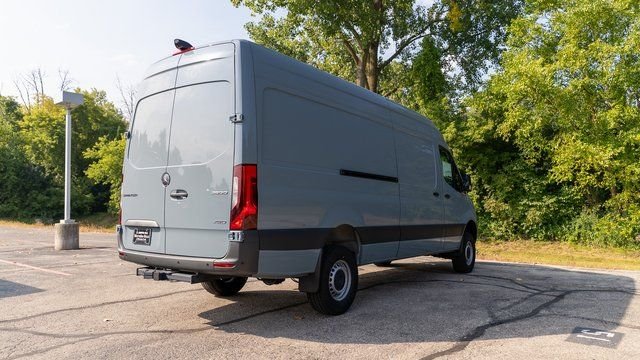 New 2025 Blue Gray Mercedes-Benz Cargo 170 WB image 10