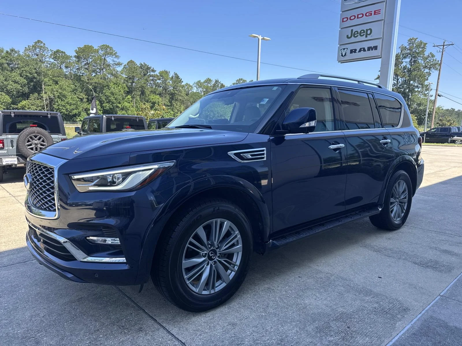 Used 2024 Blue INFINITI LUXE RWD image 3