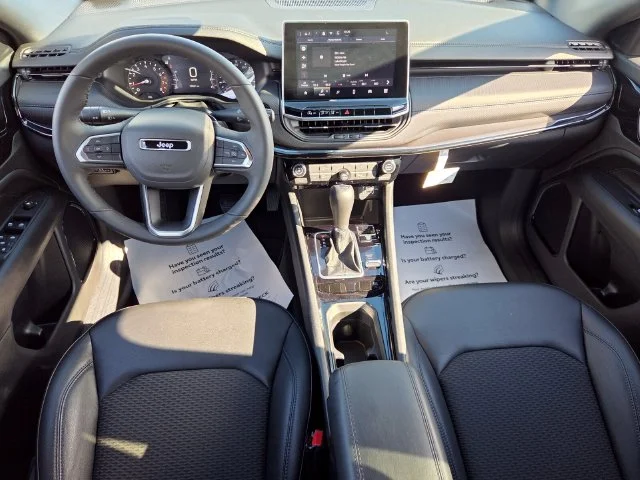 Used 2026 Silver Jeep Latitude image 10
