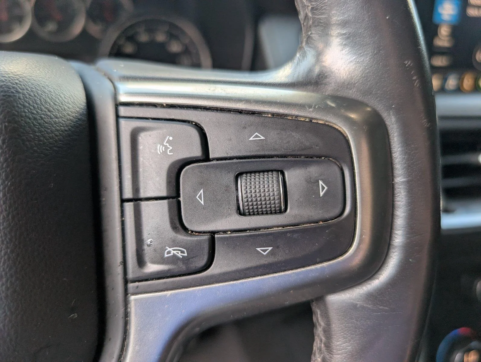 Used 2021 Shadow Gray Metallic Chevrolet LT image 27