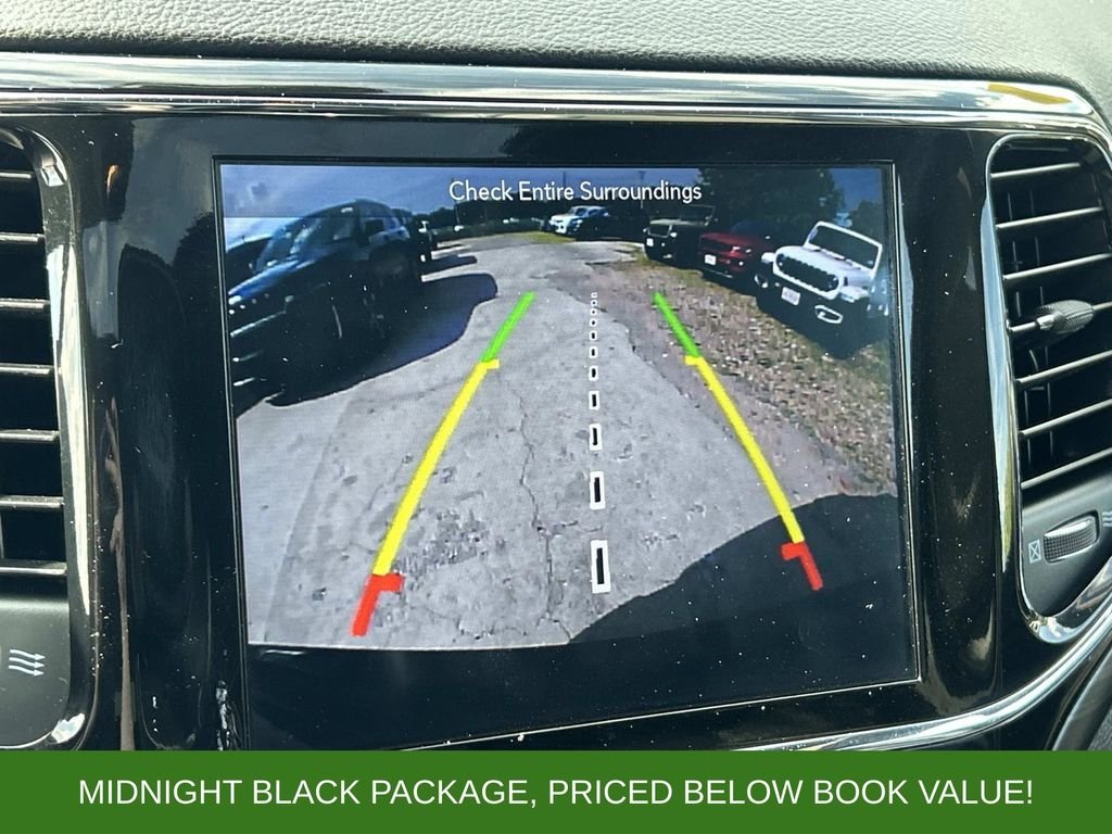 Used 2019 Black Jeep Altitude image 30