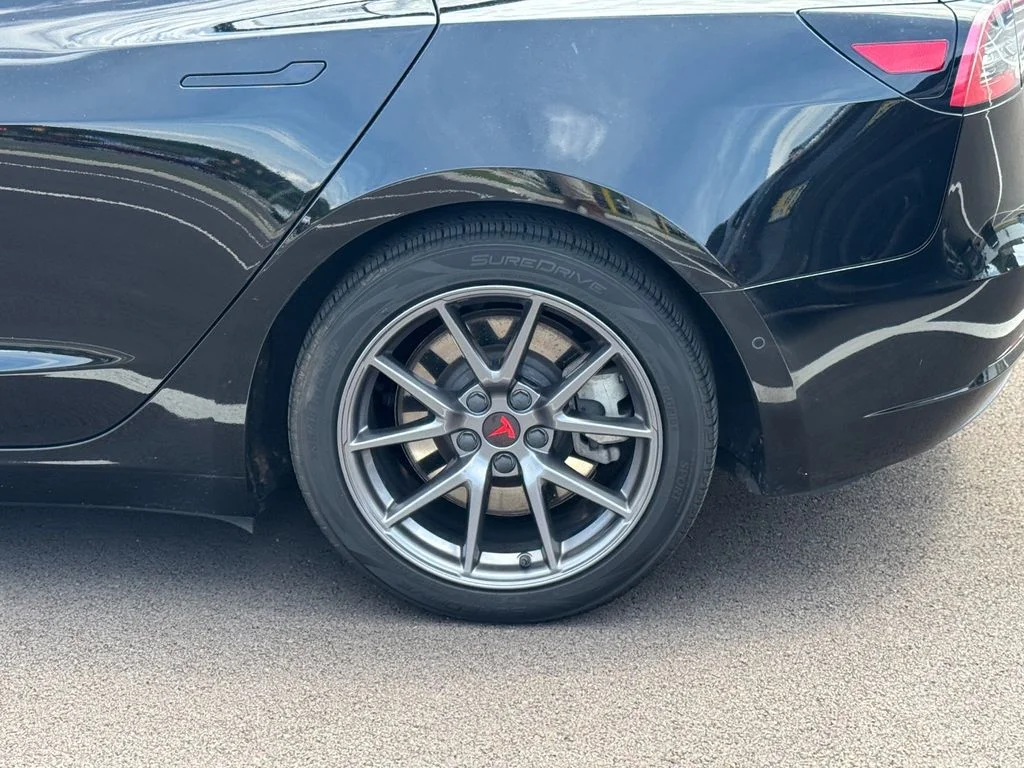 Used 2021 Black Tesla Long Range image 14