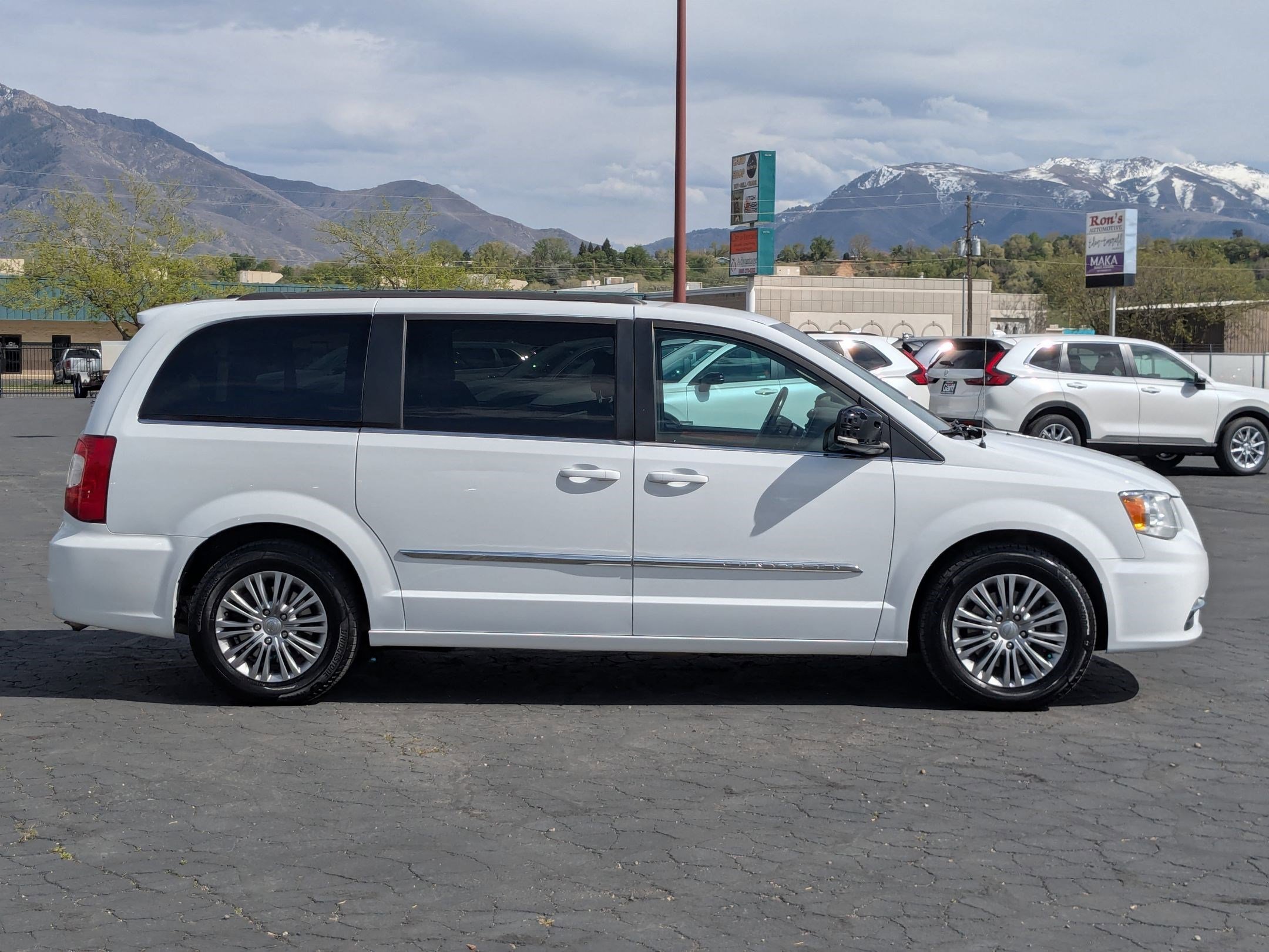 Used 2016 Chrysler Town & Country Touring-L with VIN 2C4RC1CG7GR190859 for sale in Ogden, UT