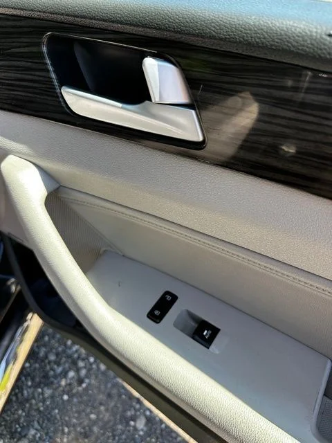 Used 2015 Phantom Black Hyundai Limited image 19