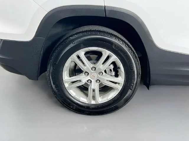 Used 2023 White GMC SLE image 35