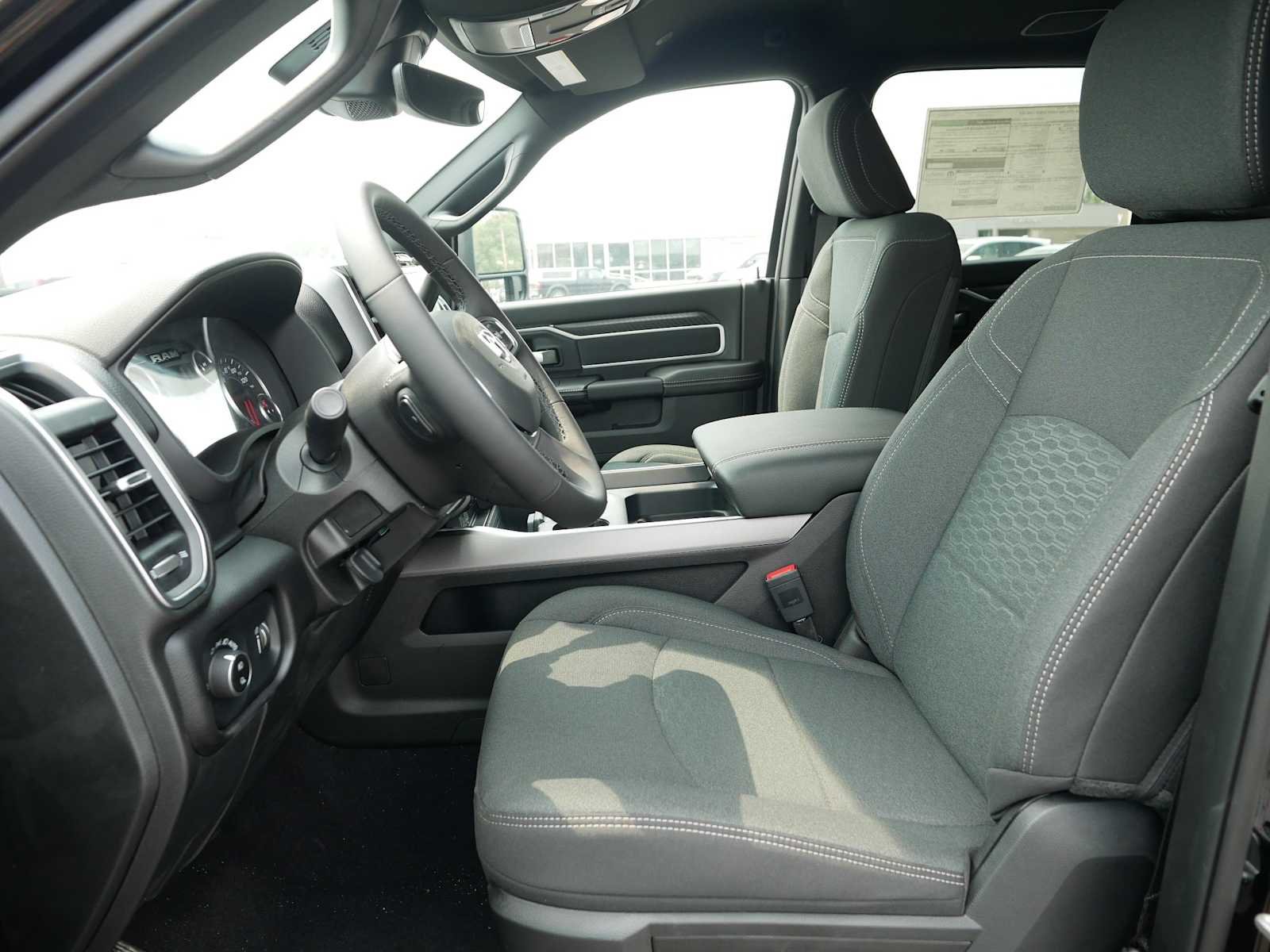 2025 RAM 2500 Big Horn - Photo 9