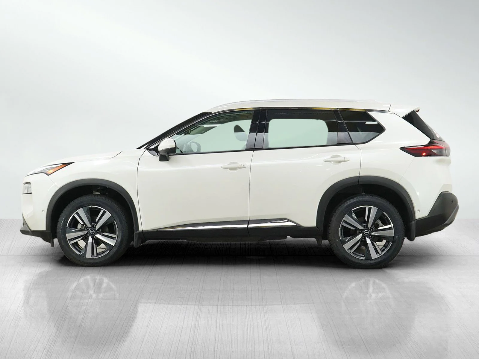 Used 2023 Nissan Rogue SL with VIN 5N1BT3CBXPC821819 for sale in Minneapolis, Minnesota