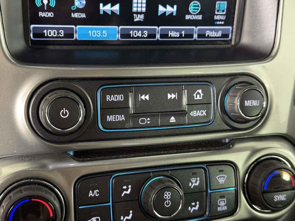 Used 2020 Gray Chevrolet LT image 28