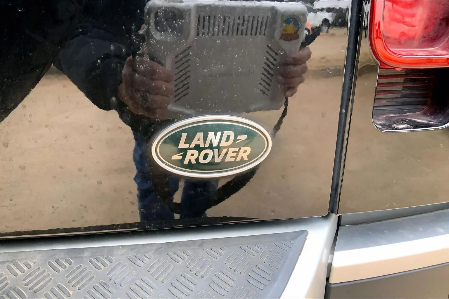 Used 2020 Santorini Black Metallic Land Rover SE image 29