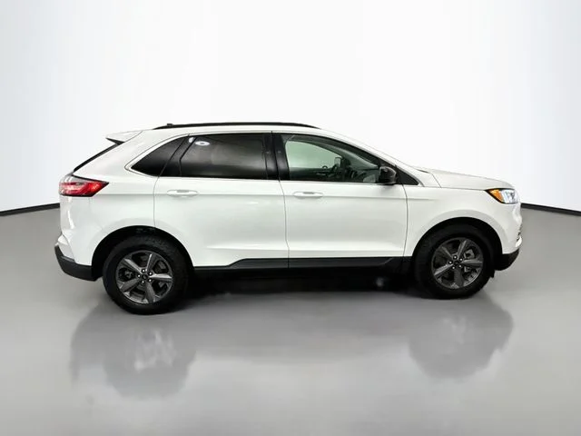 Certified Used 2022 Oxford White Ford SEL image 8