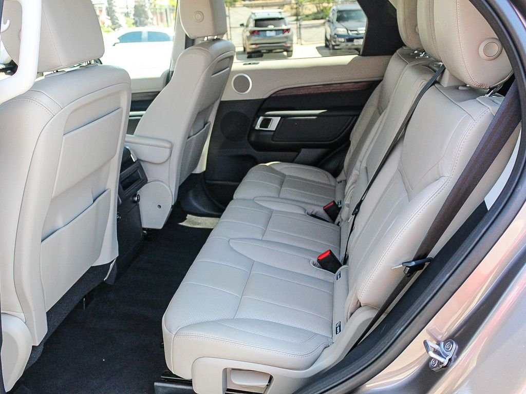 Used 2017 Brown Land Rover SE image 21