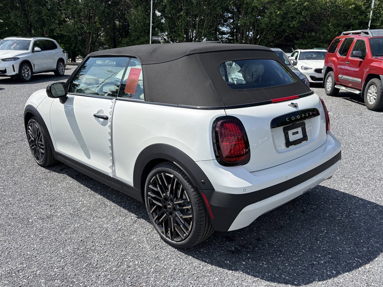 New 2026 Nanuq White Metallic MINI ICONIC image 5
