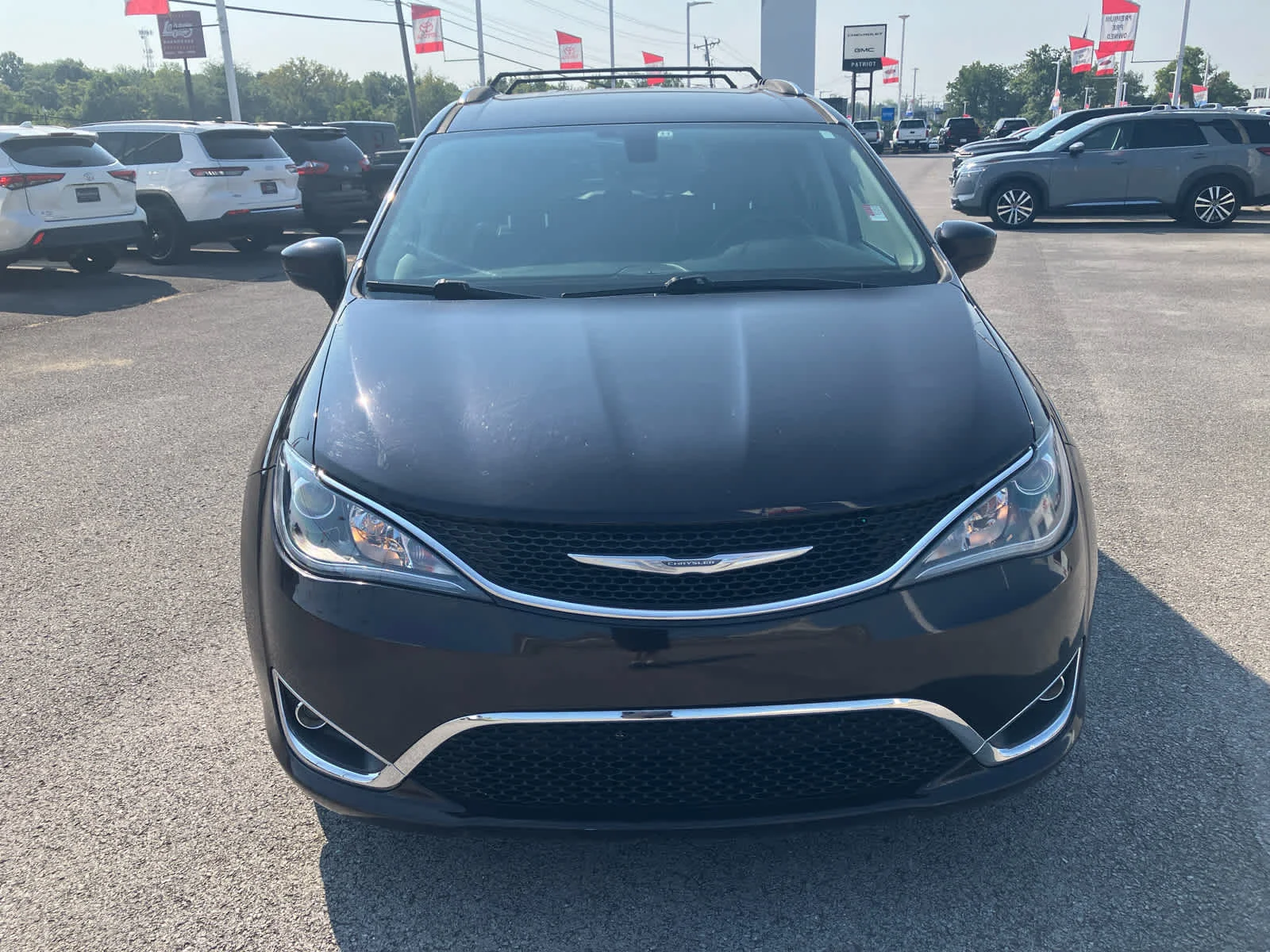 Used 2017 Dark Cordovan Pearlcoat Chrysler Touring-L Plus image 2