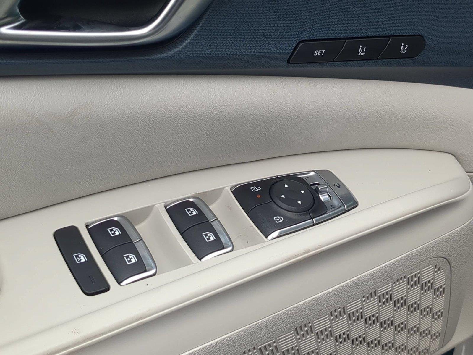 New 2026 Ceramic Silver Kia EX image 16