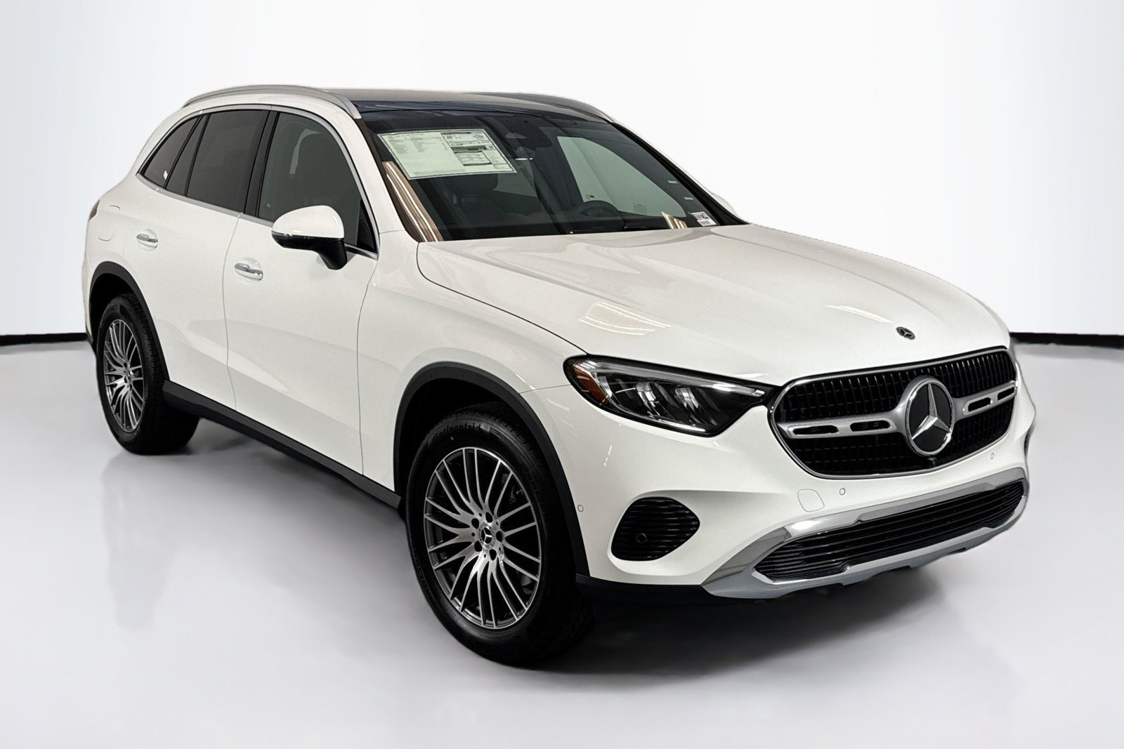 New 2026 Polar White Mercedes-Benz GLC 300 image 3