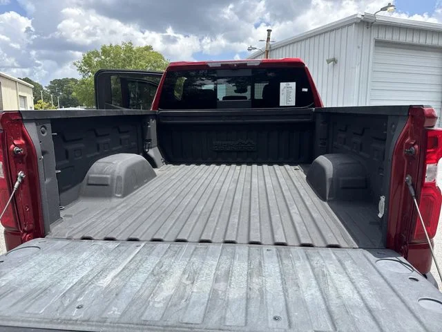 Used 2022  Chevrolet High Country image 12