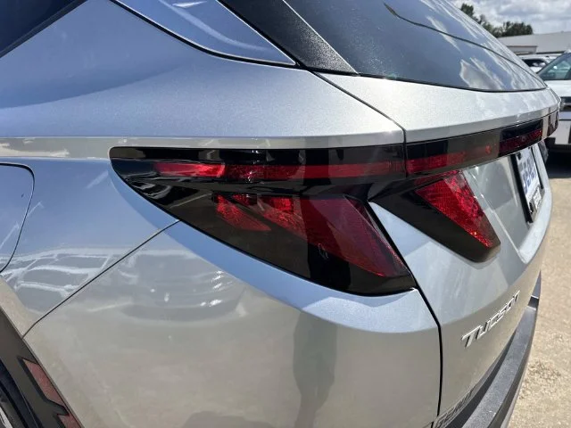 Used 2025 Silver Hyundai SEL image 15