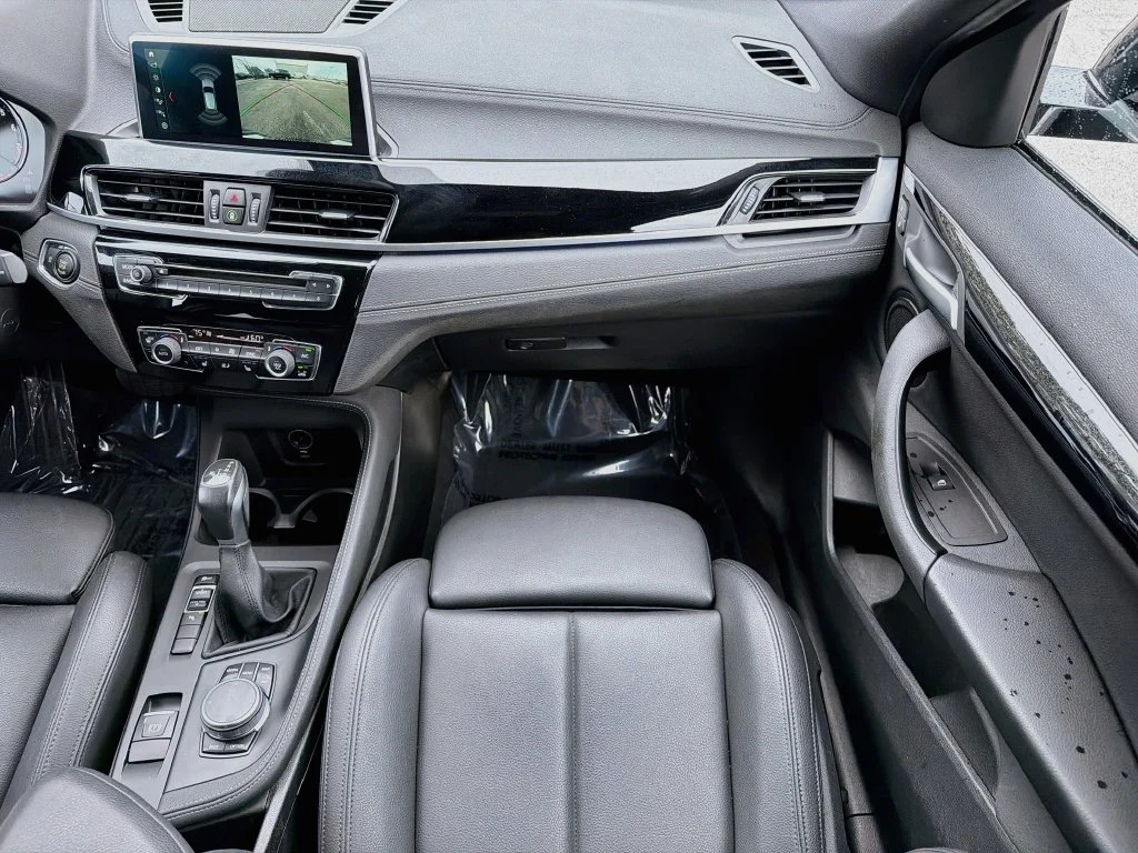Used 2019 Black BMW sDrive28i image 18
