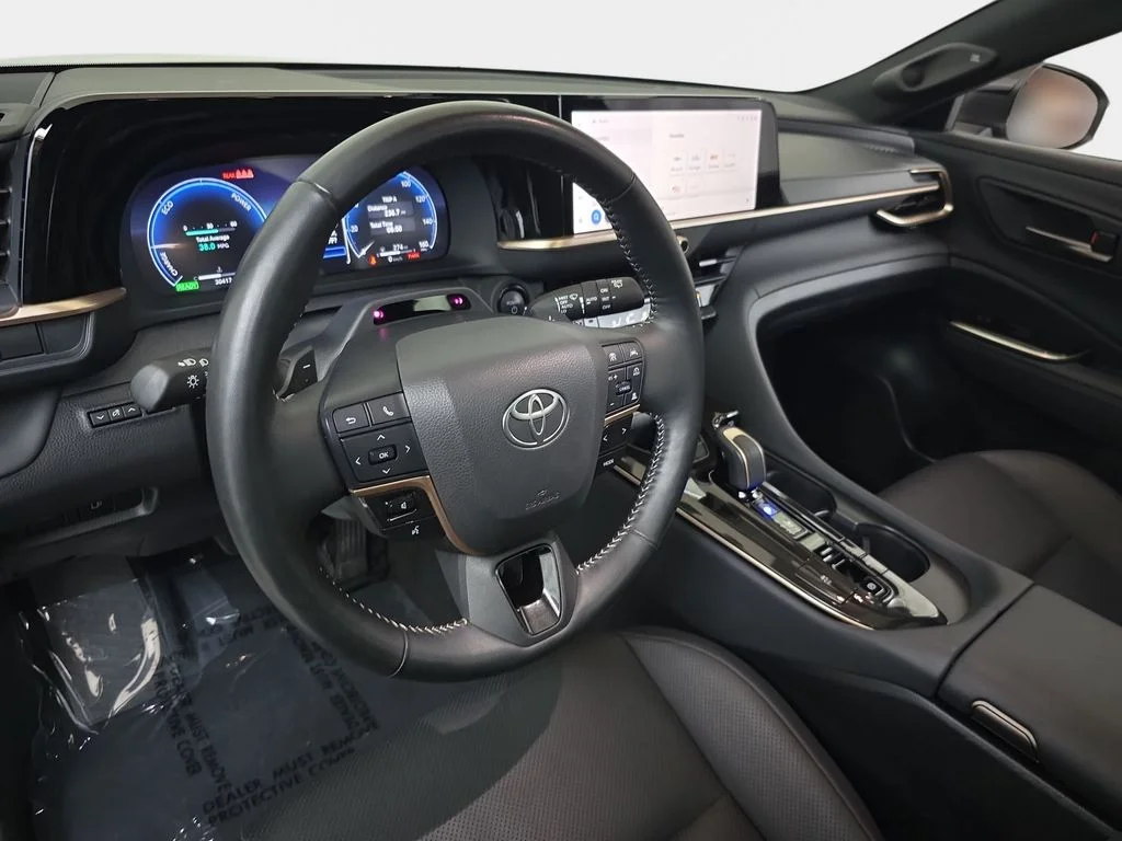 Used 2025 White Toyota Limited image 19