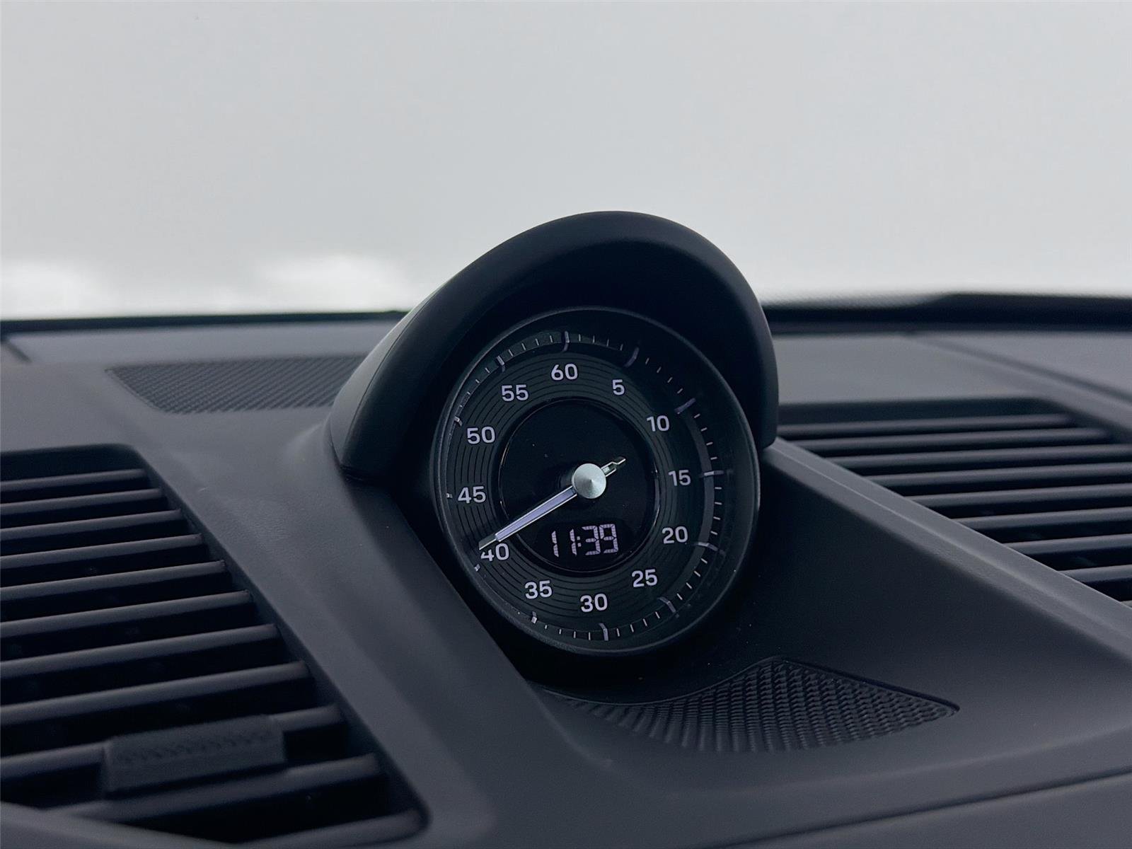 Used 2021  PORSCHE  image 20