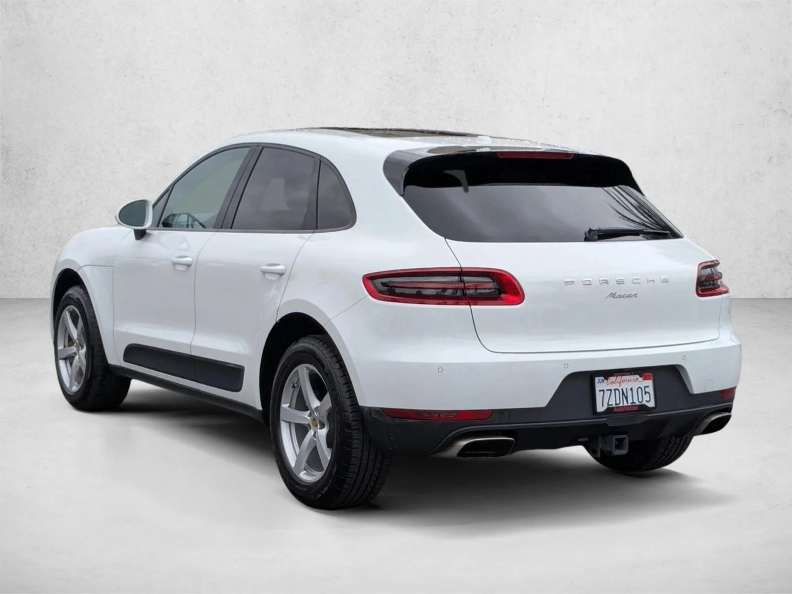 Used 2017 White Porsche  image 9