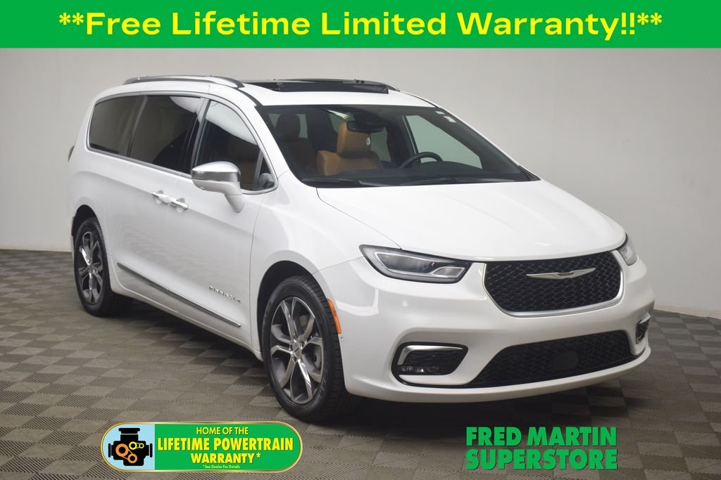 2021 Chrysler Pacifica Pinnacle's photo