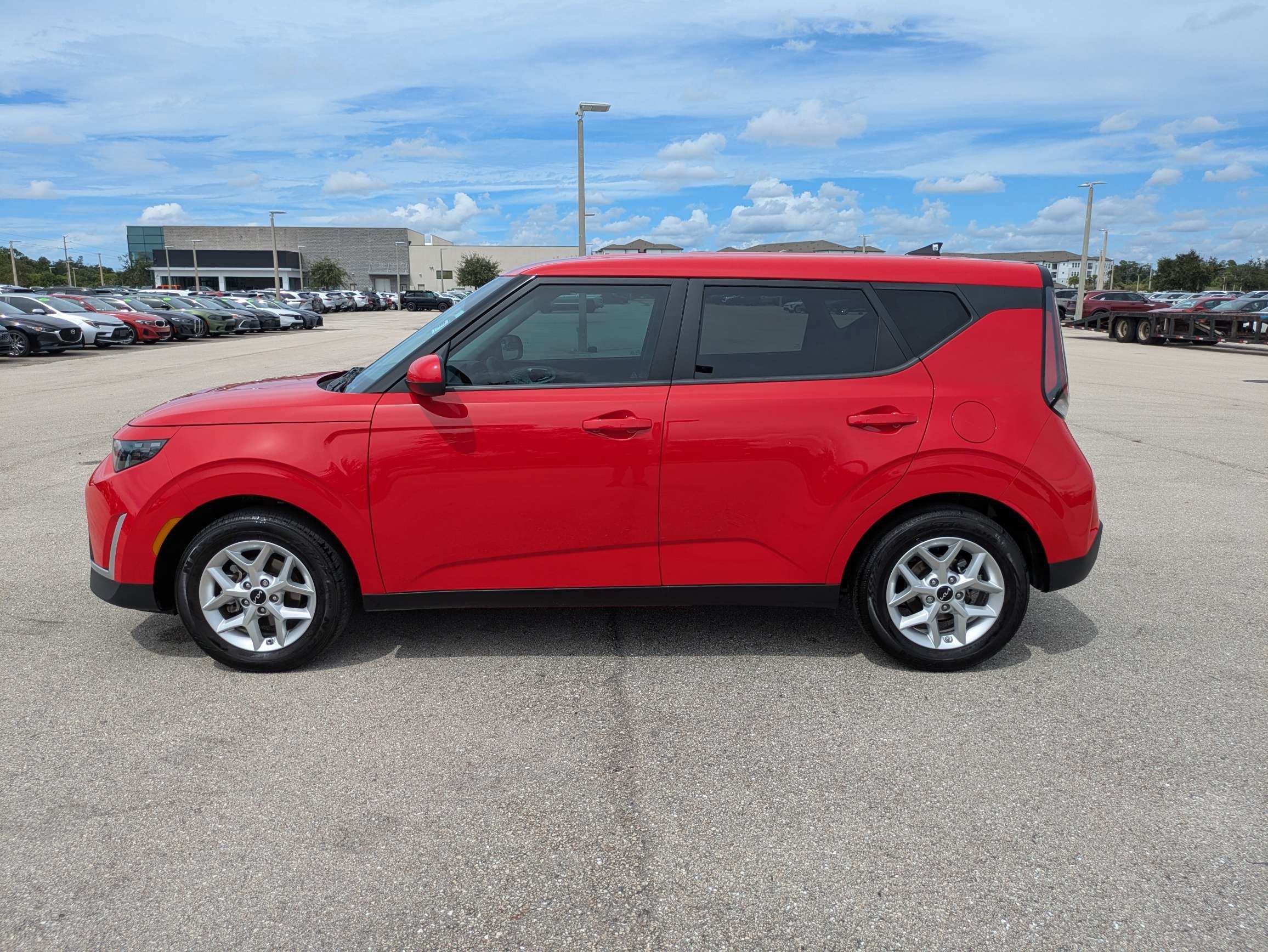 Used 2025 Inferno Red Kia LX image 7