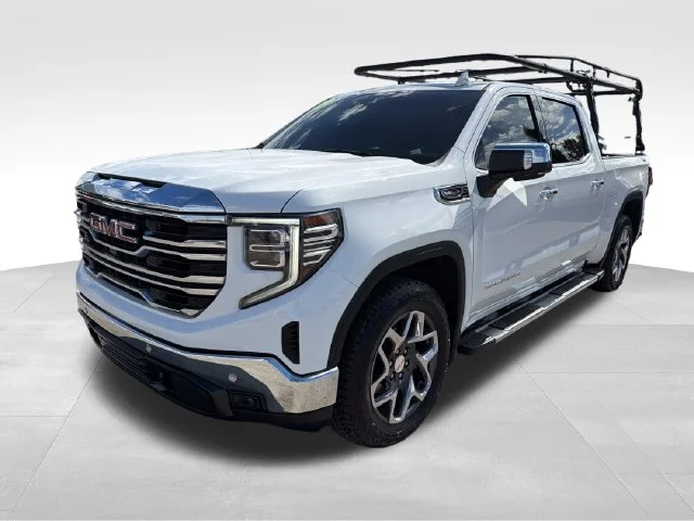 Used 2023 White GMC SLT image 3